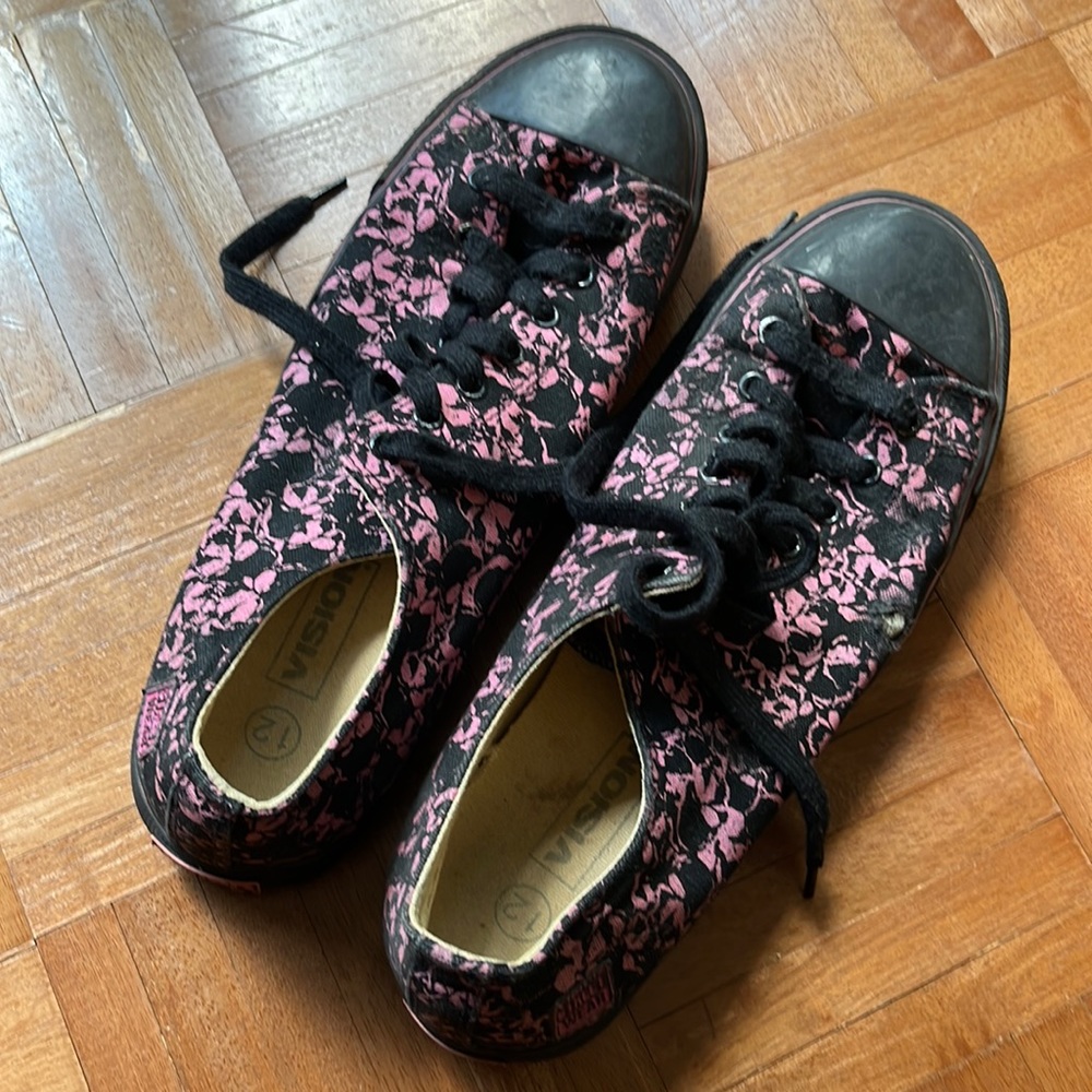Vision Street Wear - Legit vintage VSW pink/black low tops